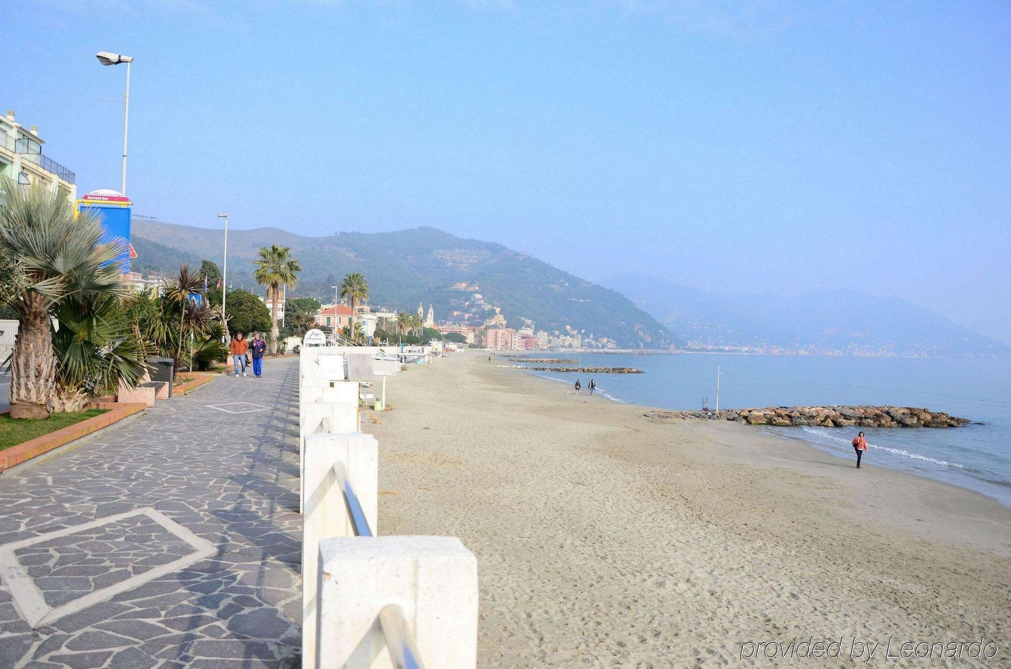 Hotel Aquilia Laigueglia Buitenkant foto