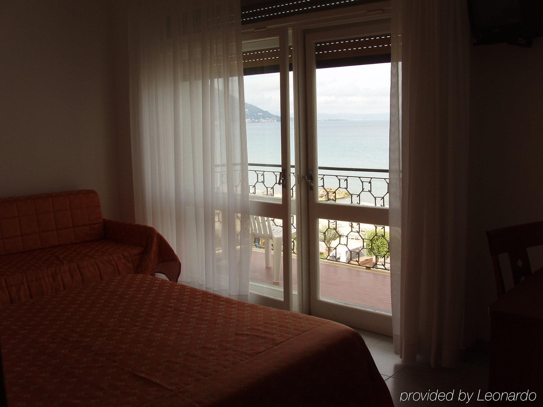 Hotel Aquilia Laigueglia Kamer foto