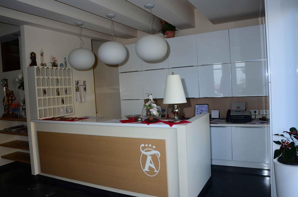 Hotel Aquilia Laigueglia Buitenkant foto